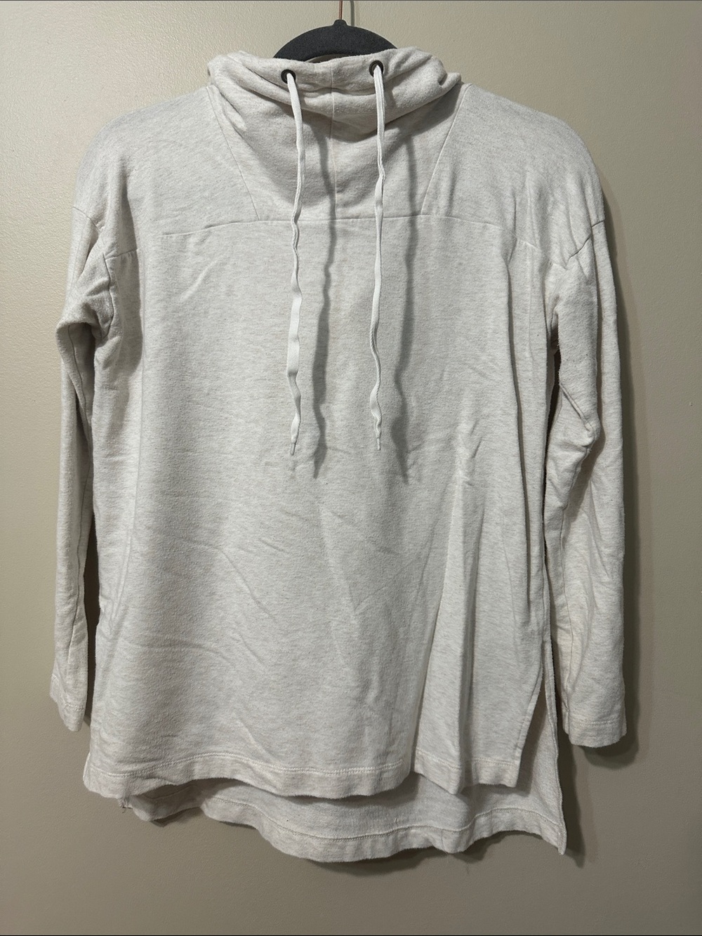 Lou & Grey Lightweight Drawstring Hooded Pullover — Oatmeal/Light Beige